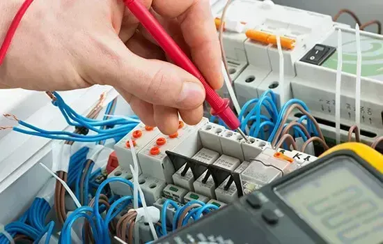 Professional electrician in Walworth